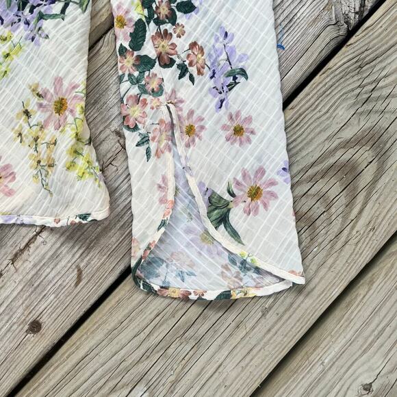 Zara Women's Lightweight Floral V-Neck Blouse Cream Size S - Picture 7 of 10